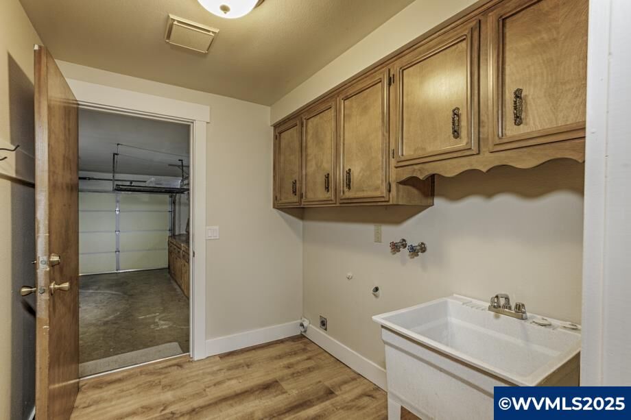 Property Photo: 1735 Misty Pl NW OR 97304