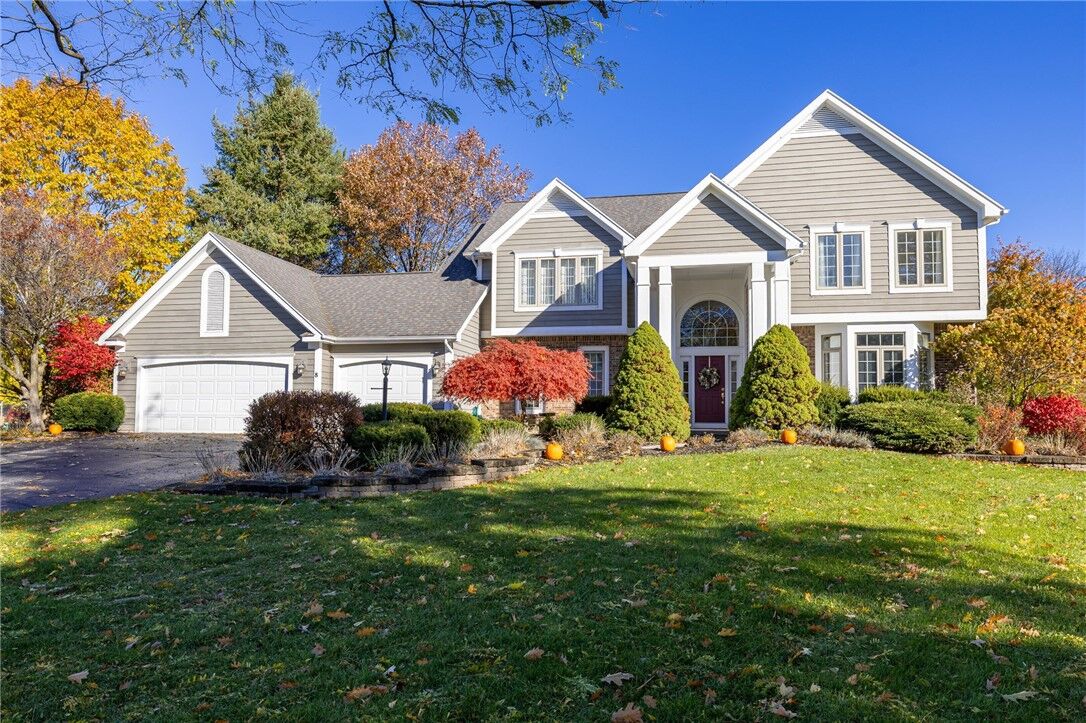 Property Photo:  8 Riesling Court  NY 14450 