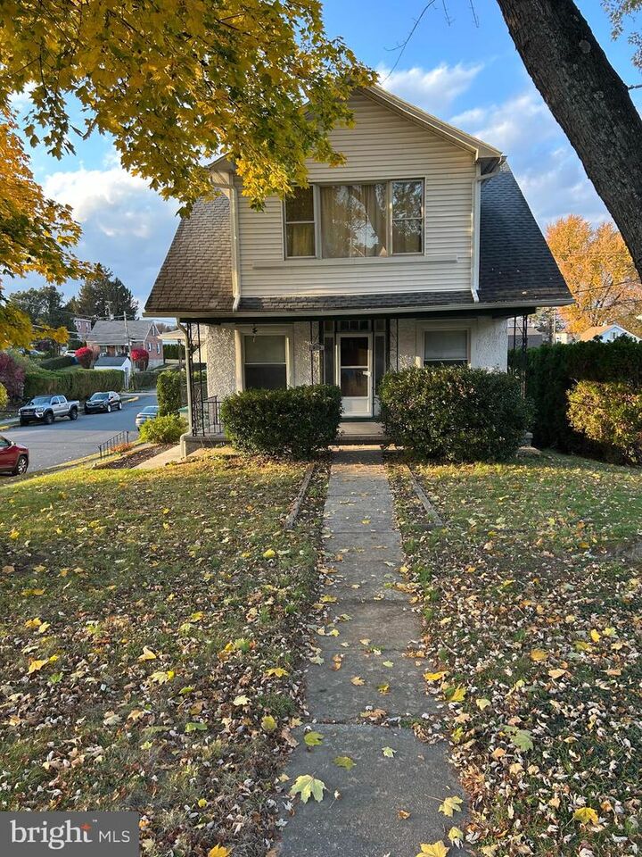 Property Photo: 979 New Holland Road PA 19607