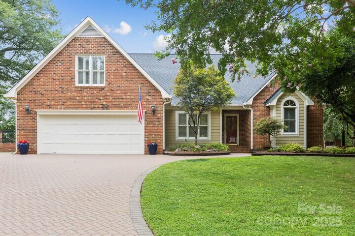6331 Dovefield Road  Charlotte NC 28277 photo