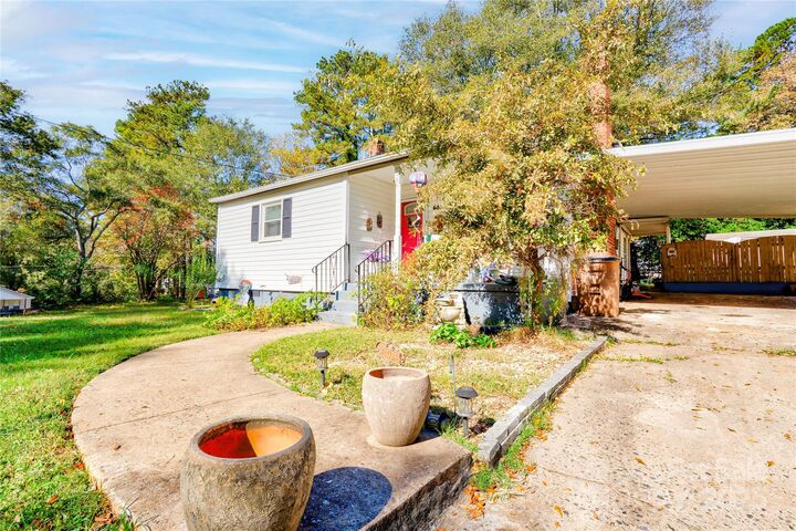 Property Photo: 605 Oakley Street NC 28150