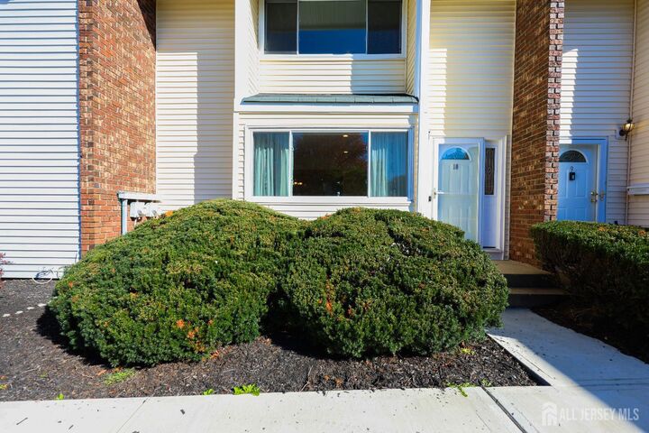 Property Photo: 10-Q Dayton Circle NJ 08810