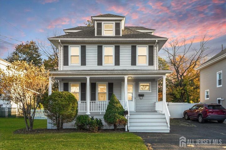 323 Oak Parkway  Dunellen NJ 08812 photo