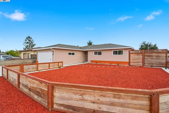 Property Photo: 33845 Washington Ave CA 94587