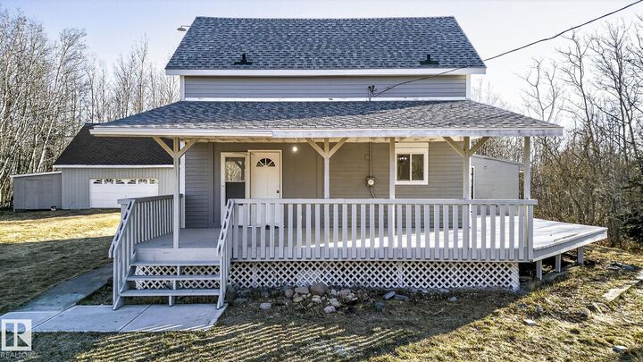 Property Photo:  49551 Range Road 202  AB T0B 0C0 