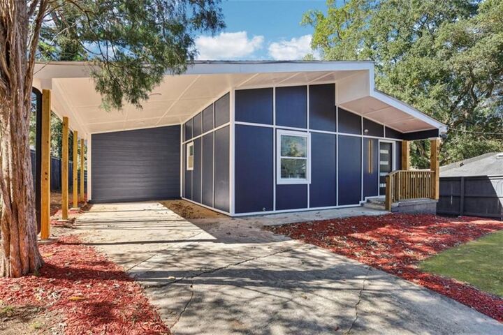 Property Photo: 858 Hall Street NW GA 30318