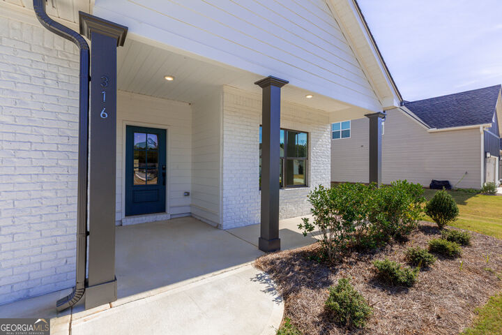 Property Photo: 316 Hammerstone Ct. GA 30276