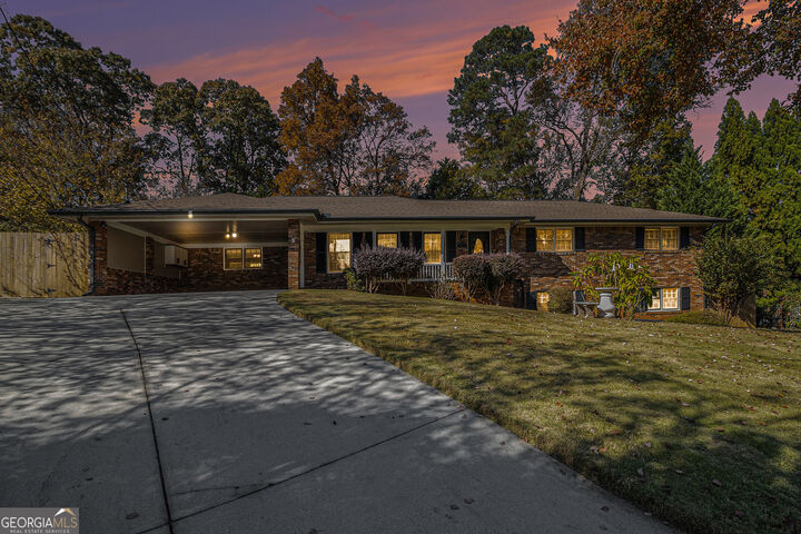 Property Photo: 923 Tall Pine Court SW GA 30087