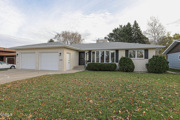 2107 N 9 Street  Bismarck ND 58501 photo