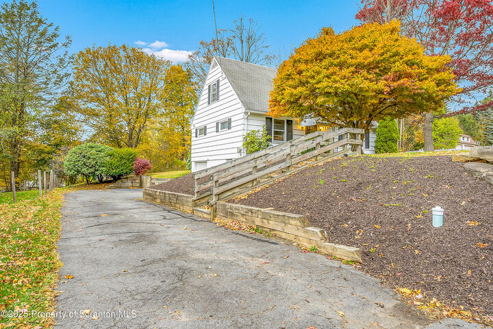Property Photo: 505 Highland Avenue PA 18411