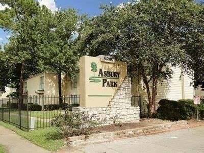 Property Photo: 6200 W Tidwell Road 501 TX 77092
