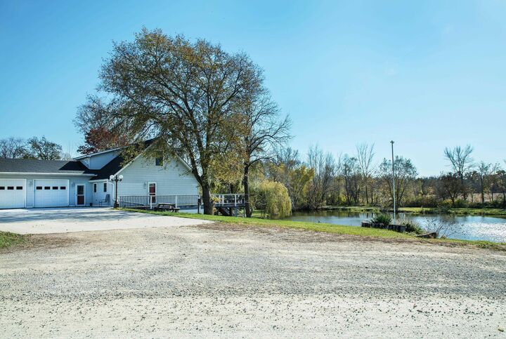 Property Photo: 2660 Akron Way IA 50658