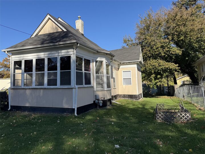 Property Photo: 1341 Clark Street IA 50314