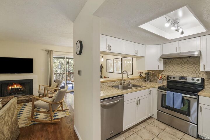 Property Photo: 9018 S Pointe Ridge Lane 10 IN 47401