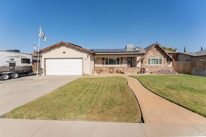 Property Photo:  254 W Earl Way  CA 93230 