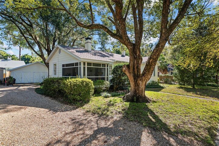 Property Photo: 1201 NE 4th Street FL 32601