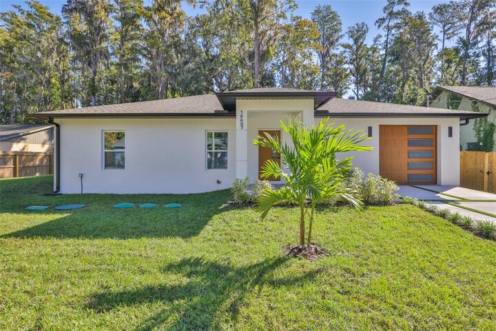 Property Photo: 16407 Lake Byrd Drive FL 33618
