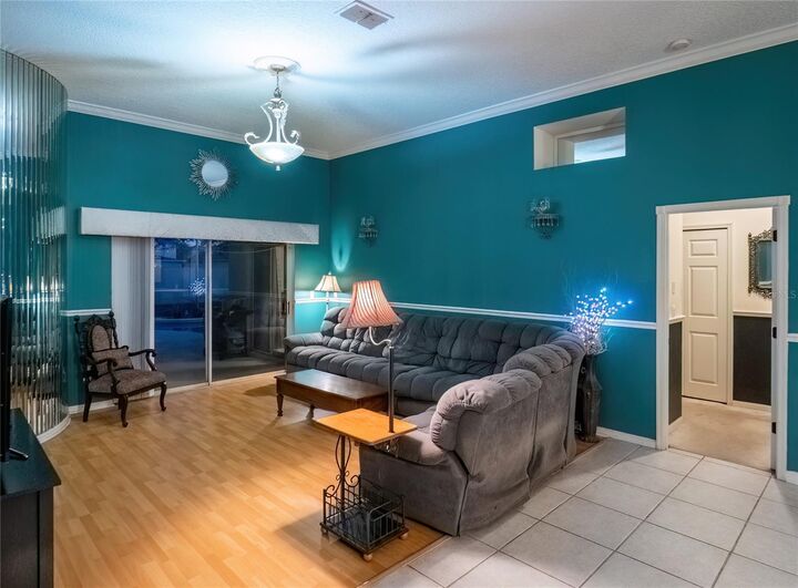 Property Photo: 2087 Westbourne Drive FL 32765