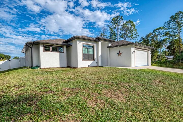 Property Photo: 2756 Vedado Street FL 34286