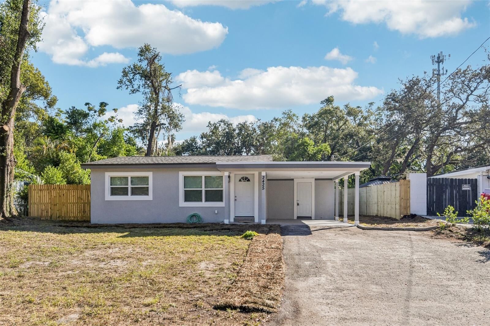 Property Photo: 2425 S Ramona Circle FL 33612
