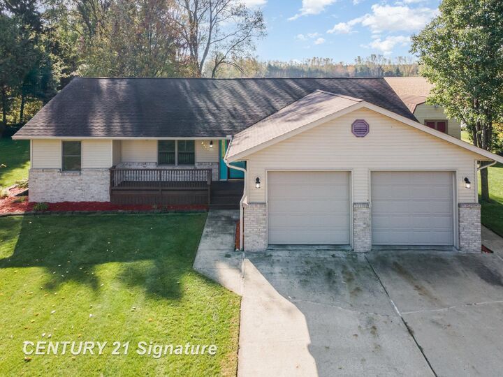 Property Photo: 4466 E Vernon Court MI 48640