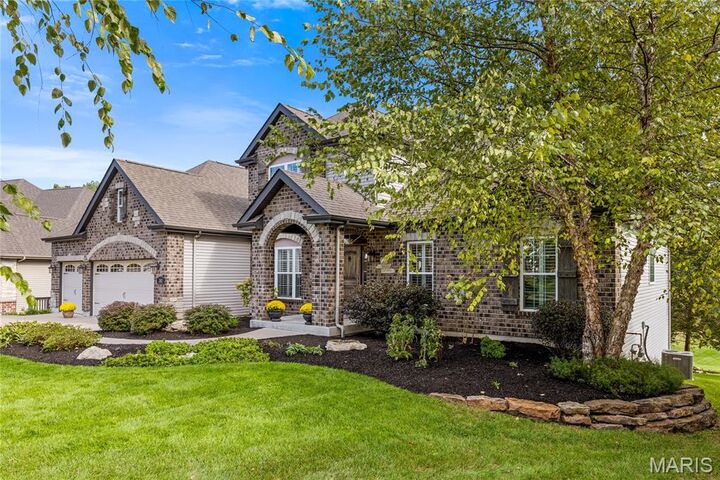 Property Photo: 202 Rue De Vin MO 63367