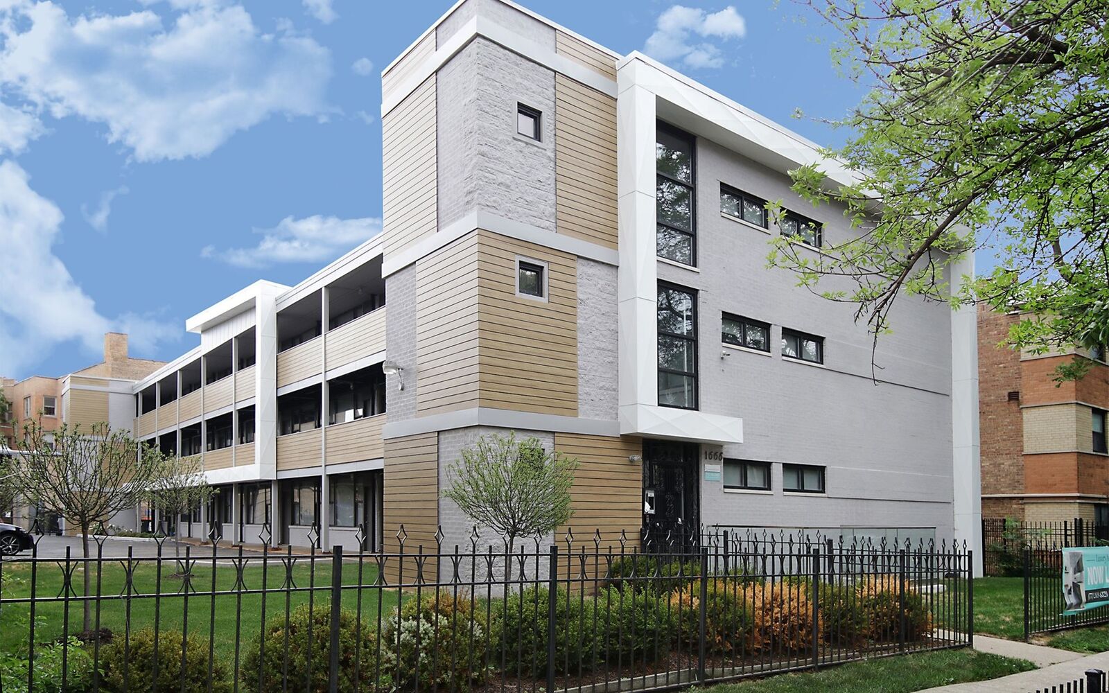 Property Photo:  1666 W Pratt Boulevard 205  IL 60626 