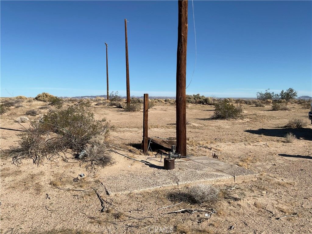 Property Photo:  47039 Palma Vista Rd  CA 92365 