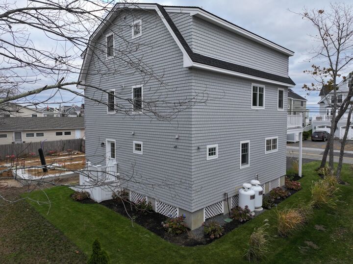 Property Photo: 390 Ocean Avenue ME 04090