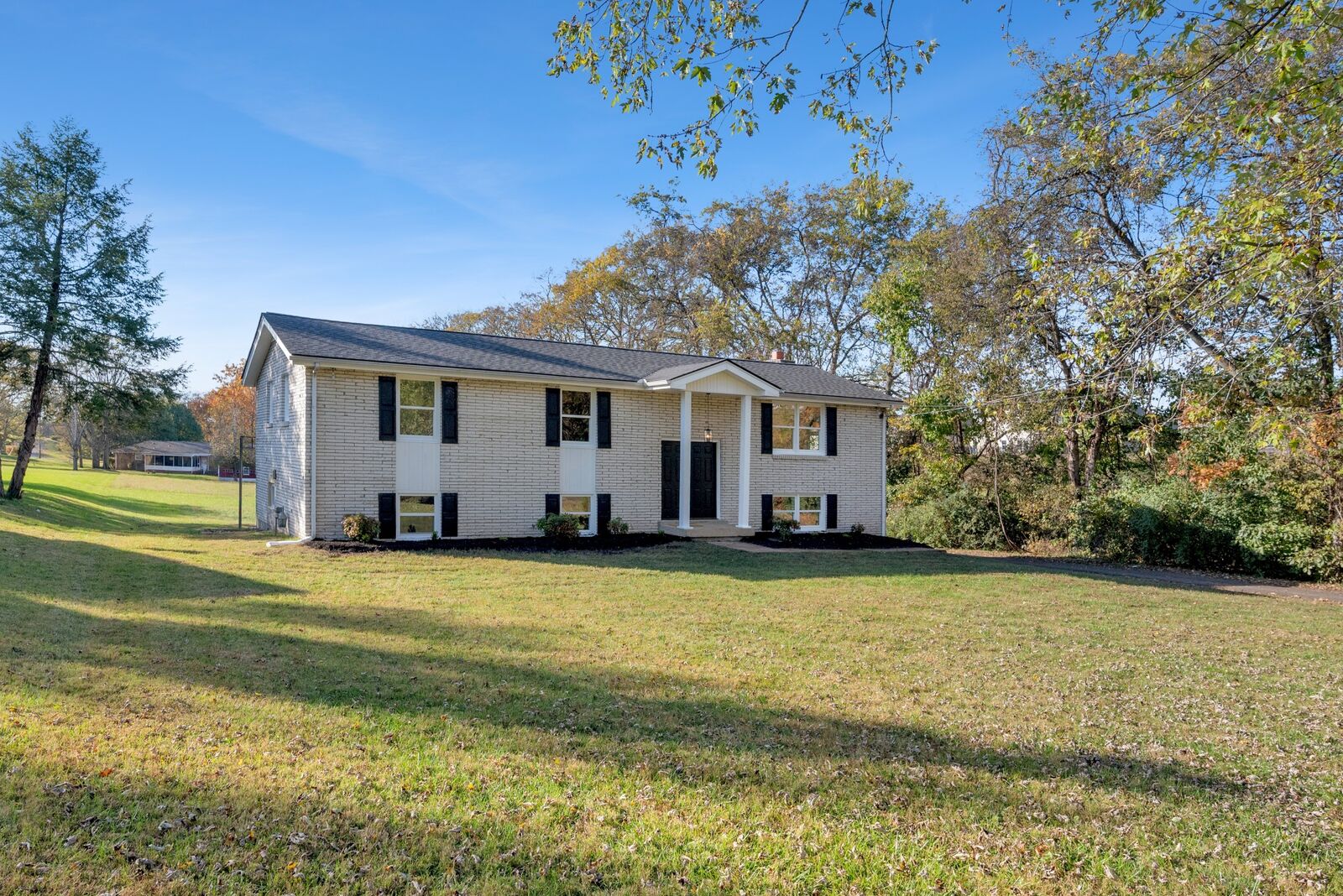 Property Photo: 4112 Marydale Dr TN 37207