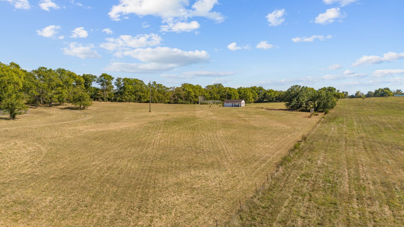 Property Photo: 417 Nawakwa Trl TN 37115