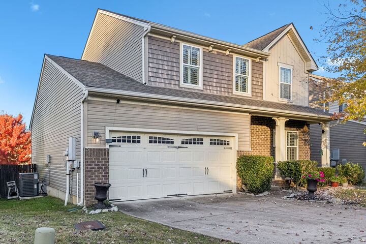 Property Photo: 747 Gloucester Ln TN 37221