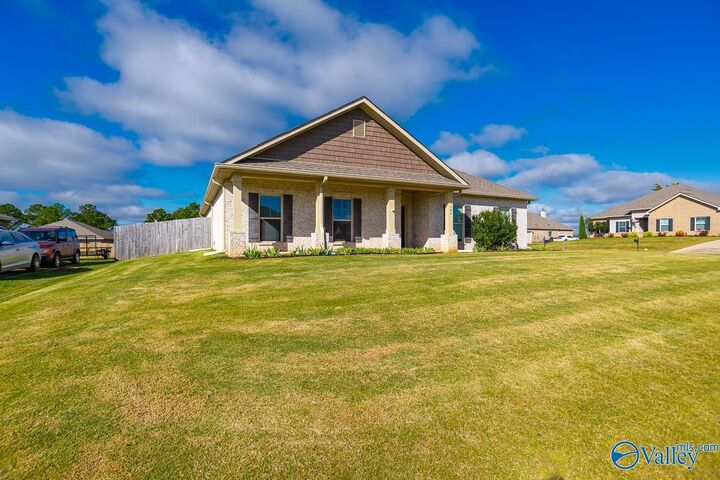 Property Photo: 104 Richard Road AL 35811