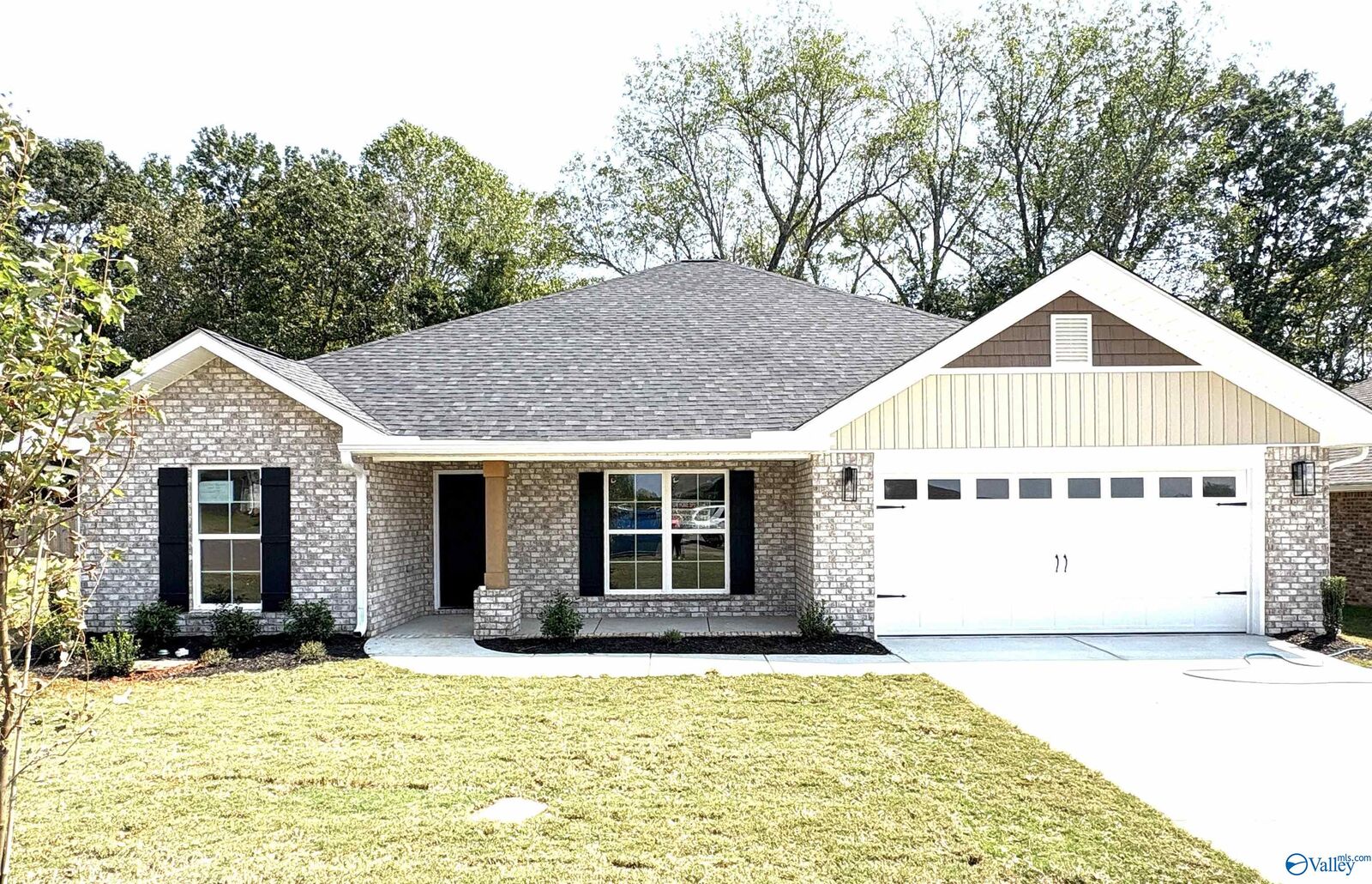 Property Photo: 109 Vickery Court AL 35810