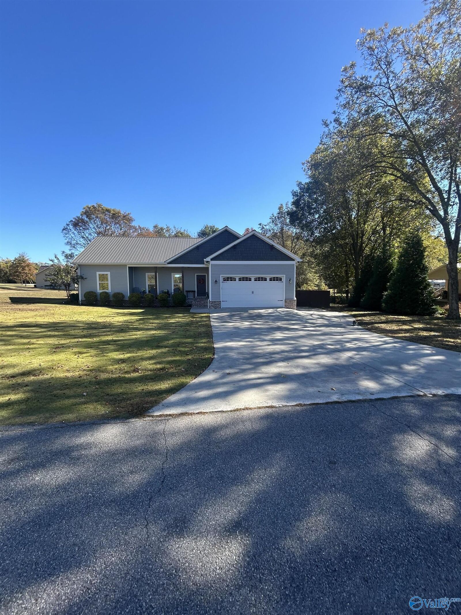 Property Photo:  43 Red Barn Road  AL 35976 