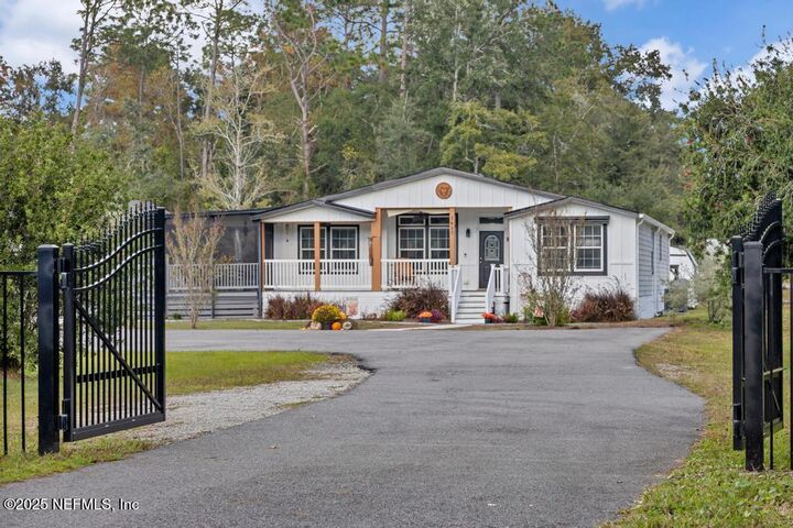 Property Photo:  1417 Marlee Road  FL 32259 