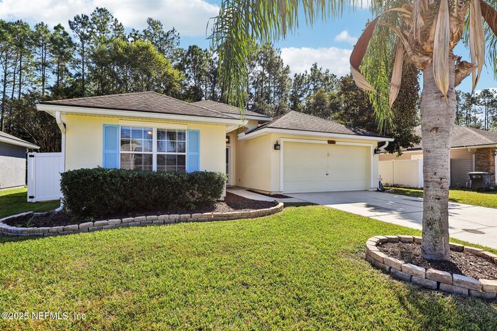 Property Photo: 337 W New England Drive FL 32033