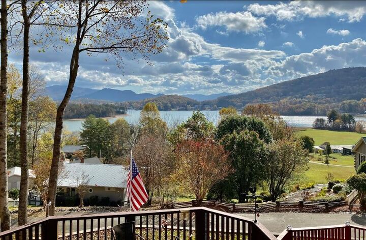 Property Photo:  1929 Lakeview Summit Drive  GA 30582 