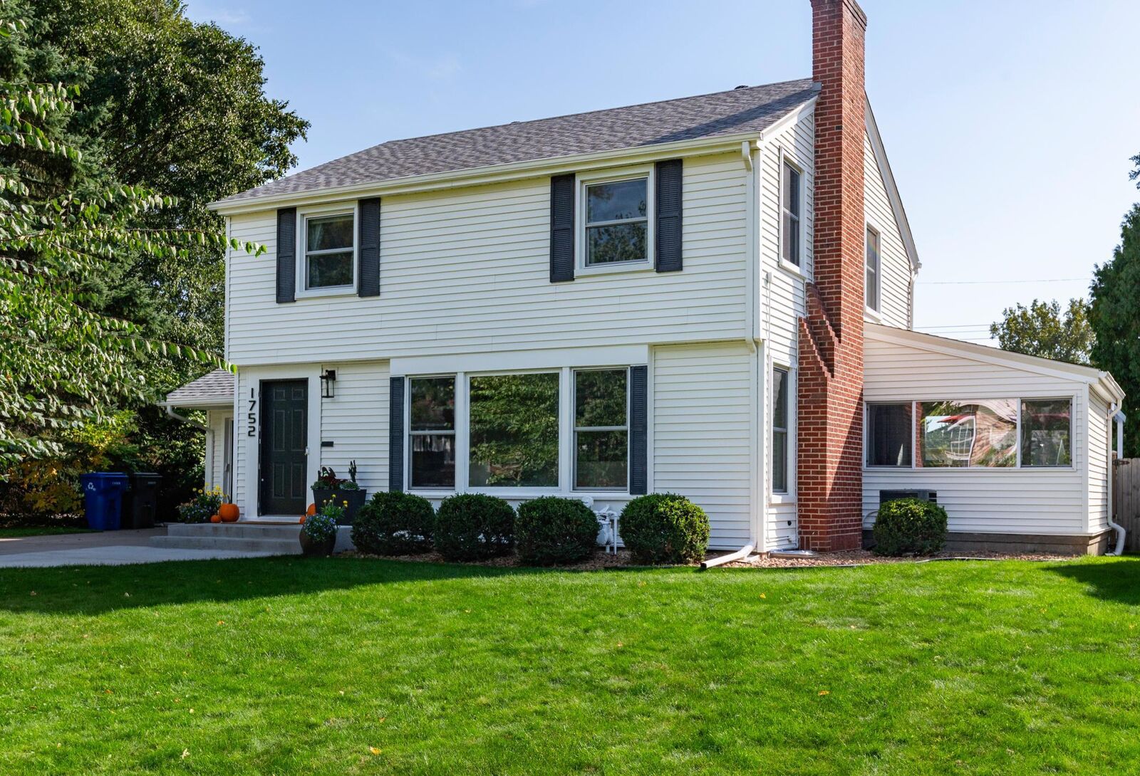 Property Photo:  1752 Bohland Avenue  MN 55116 