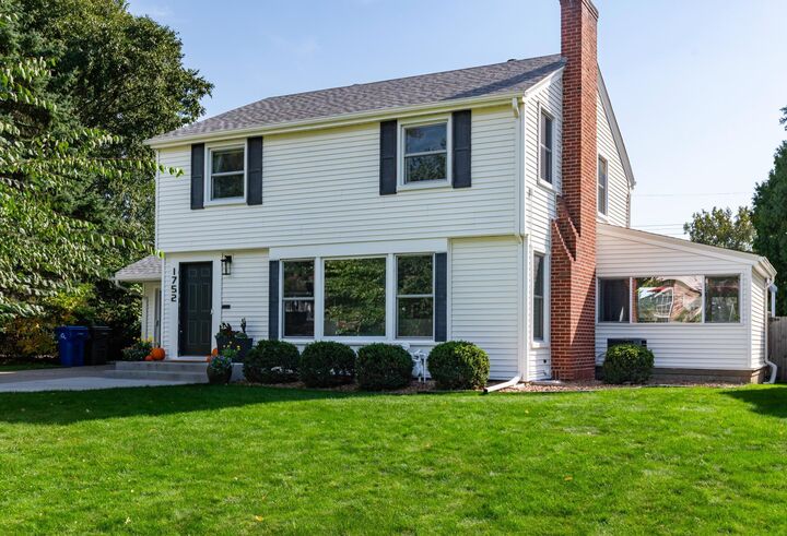 1752 Bohland Avenue  Saint Paul MN 55116 photo