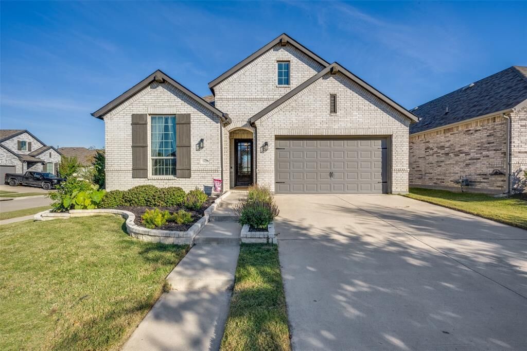 Property Photo:  1928 Quail Lane  TX 76226 