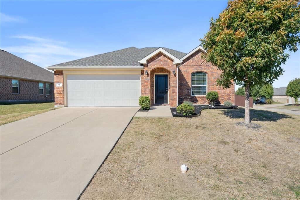 Property Photo:  113 Sunburst Drive  TX 75165 
