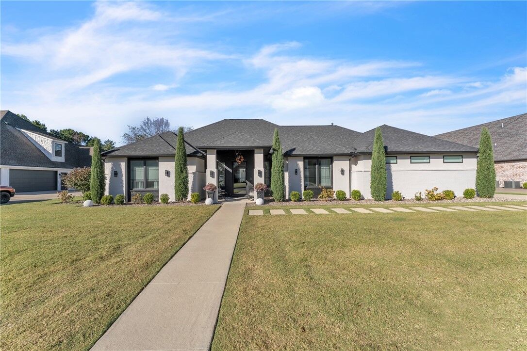 Property Photo:  24 S Windsor Drive  AR 72758 