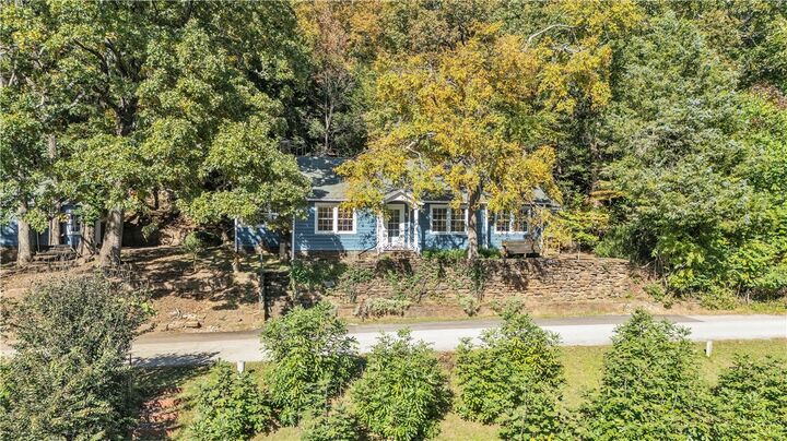 Property Photo: 900 E Lighton Trail AR 72701