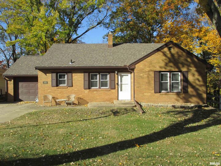 Property Photo: 129 E Autumn Lane IL 61611