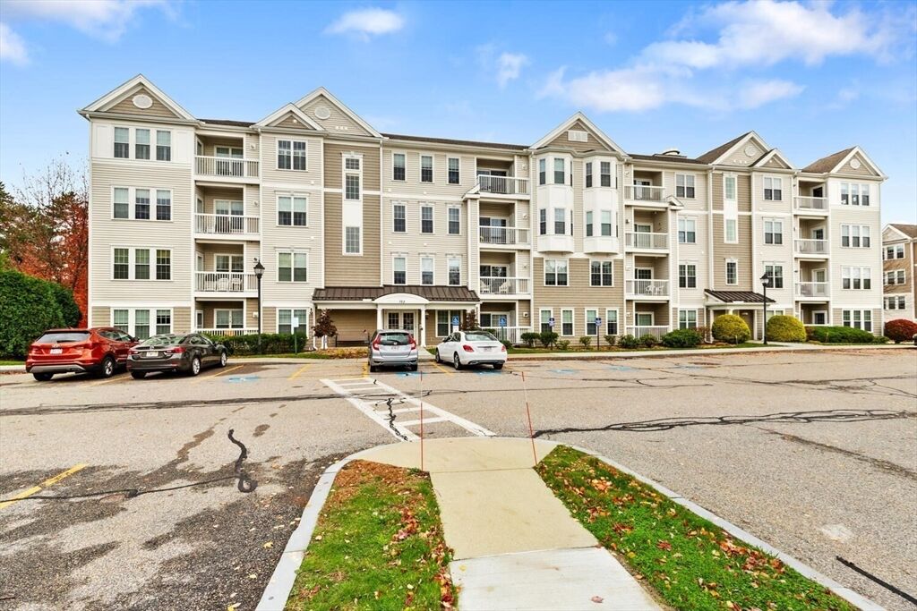 Property Photo:  107 Clocktower Dr 3302  MA 02452 