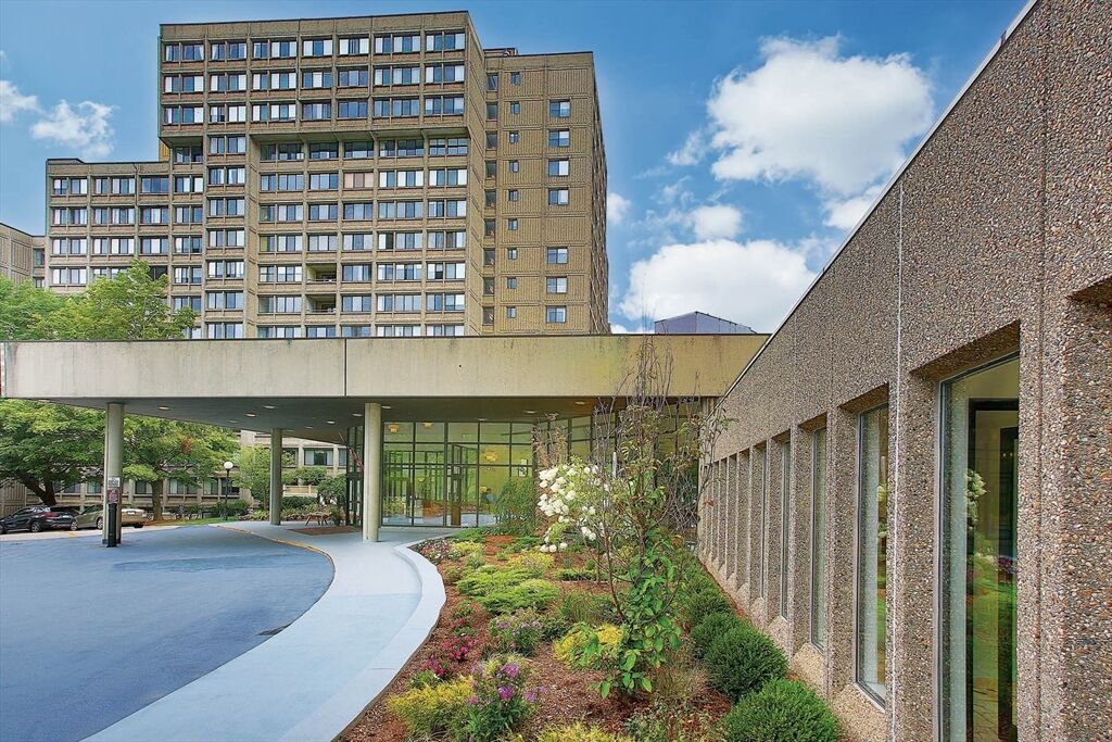 Property Photo:  250 Hammond Pond Pkwy 614S  MA 02467 