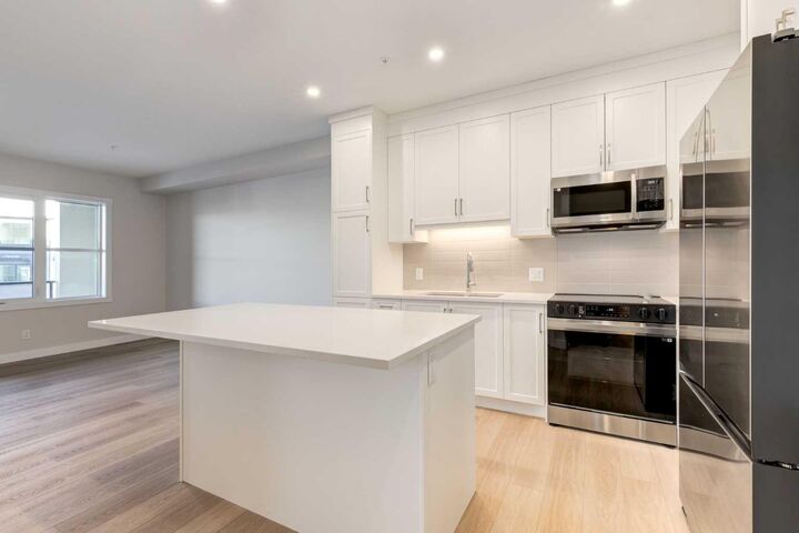 Photo de la propriété:  81 Arbour Lake View NW 1203  AB T3G 0H4 