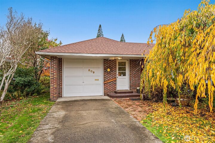 Property Photo: 809 K St WA 98531