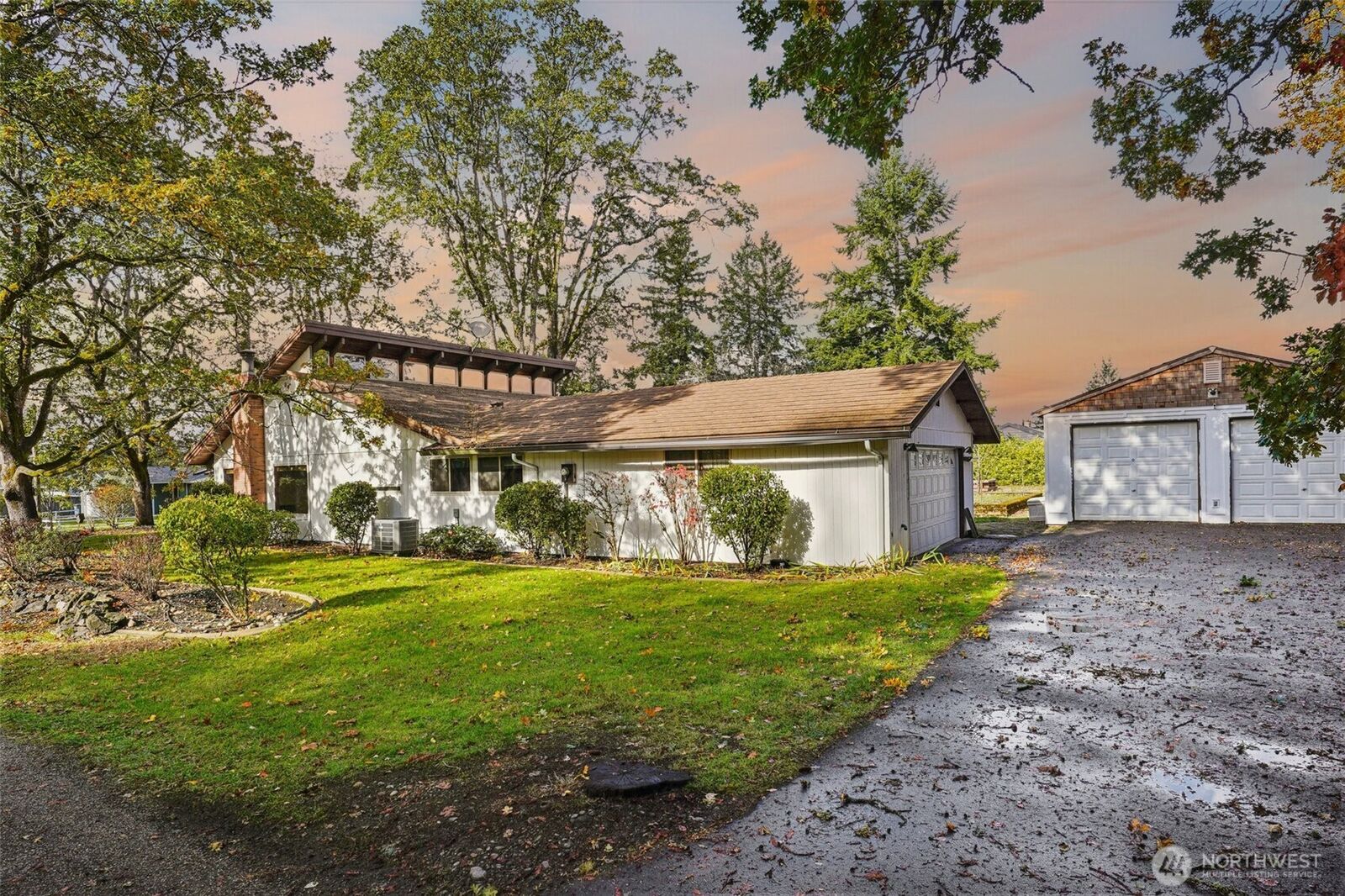 Property Photo:  13521  Yakima Avenue S  WA 98444 